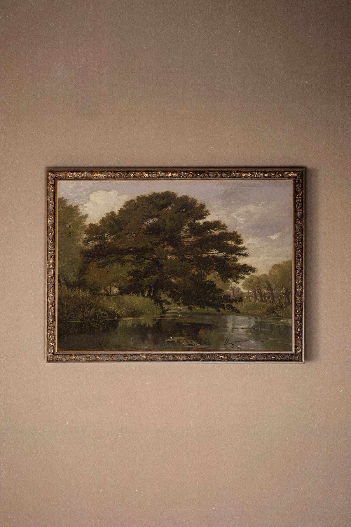 SOUS L'ARBRE ANCIEN: canvas art print