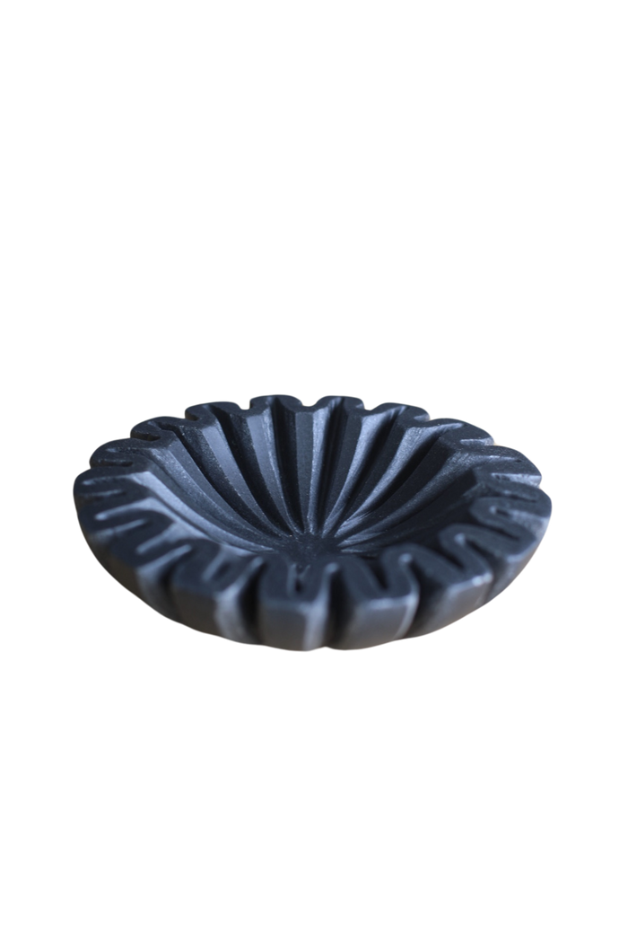 Marble Fluted Scalloped Bowl Black Small: Small 6x6 inches