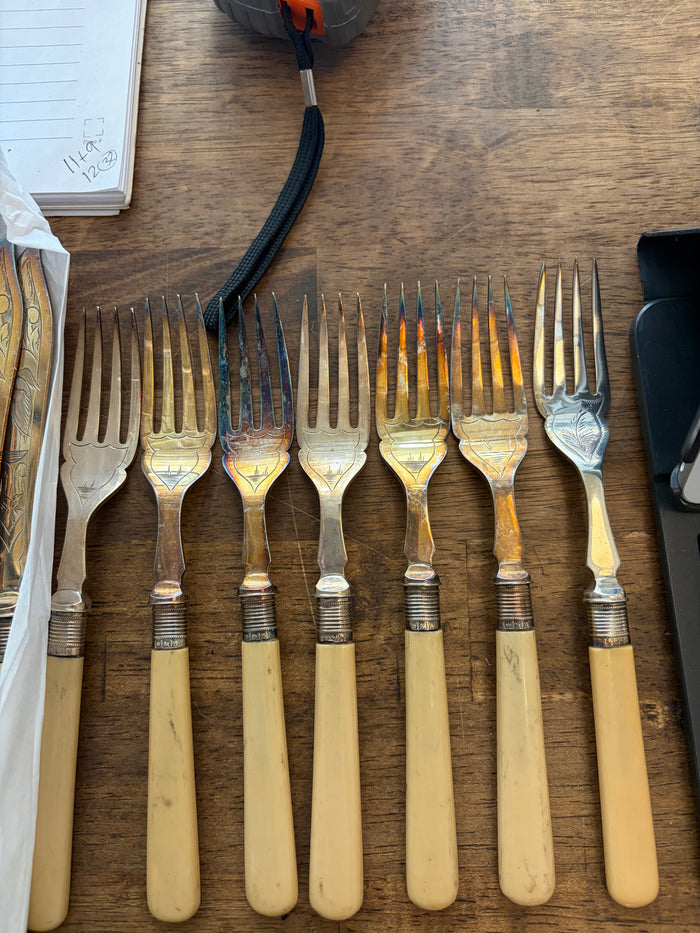 Heirloom Set of Forks + Knives - Birds & Foliage