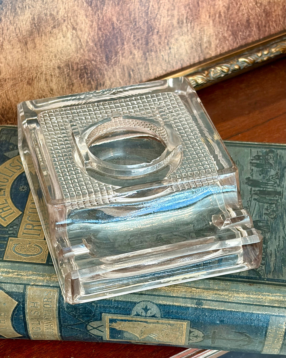 Heirloom Glass Inwell & Pen Rest