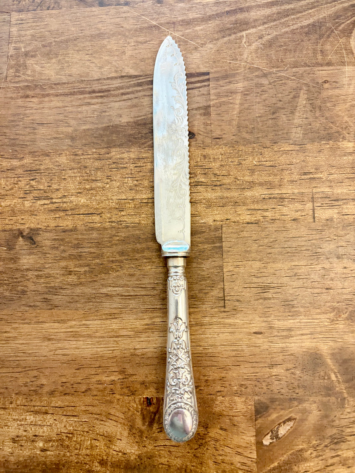 Heirloom Cake Knife - Floral Scrollwork