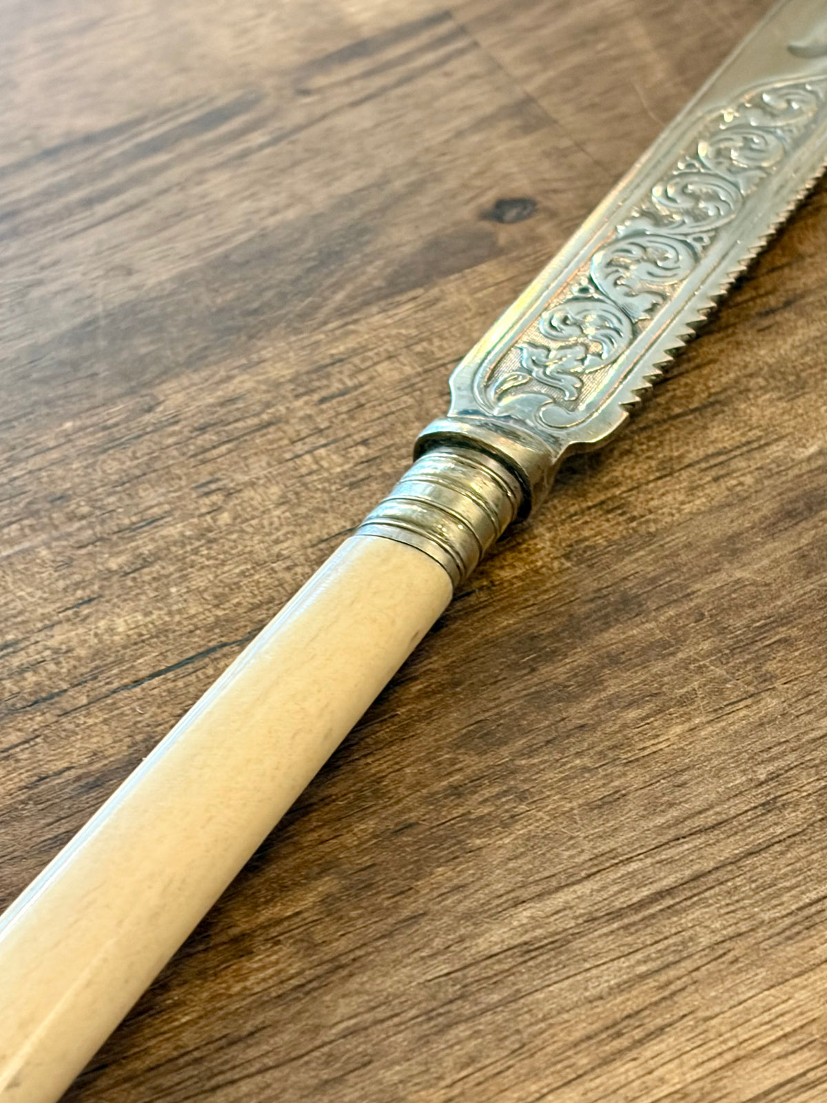 Heirloom Cake Knife - Ivorine Handle