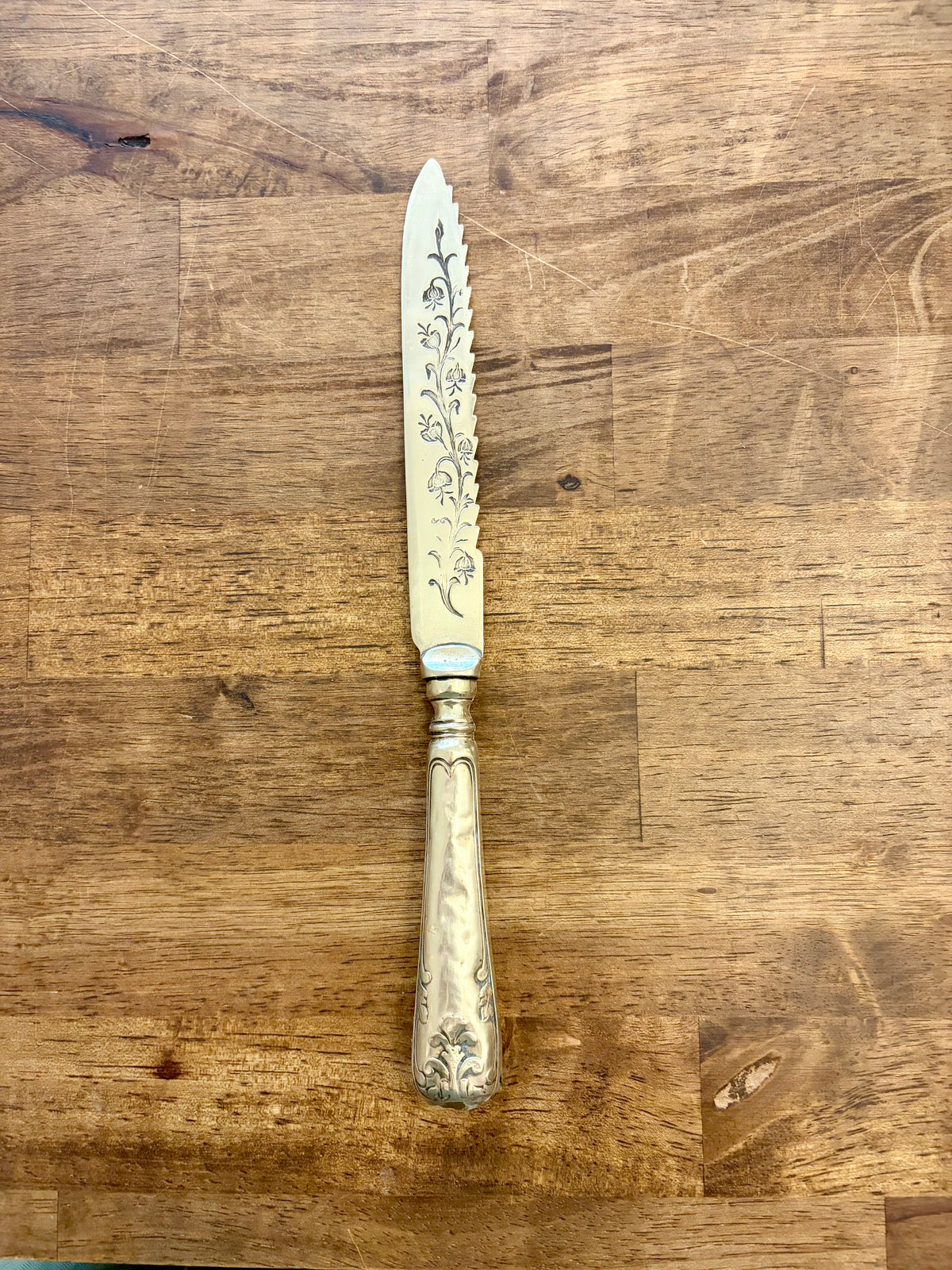 Heirloom Cake Knife - Floral Vine
