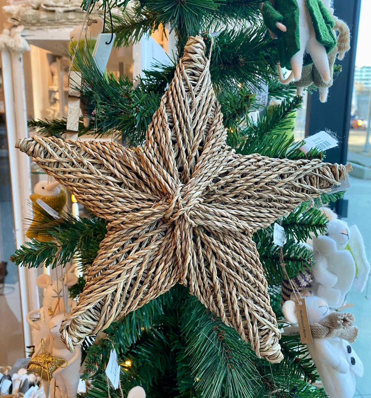 Medium Woven Seagrass Star