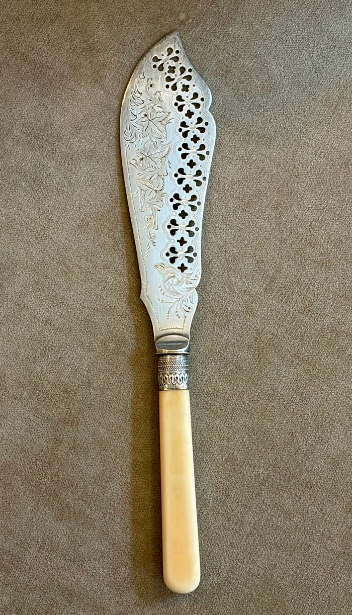 Heirloom Fish Server