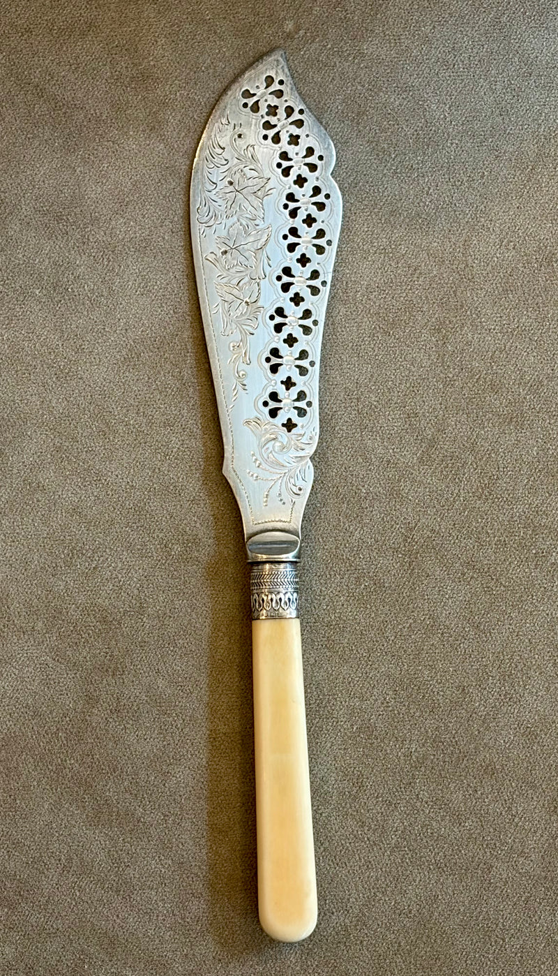 Heirloom Fish Server