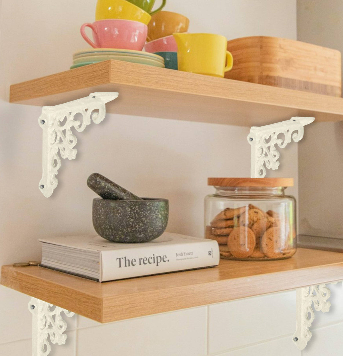 Small Victorian Shelf Bracket: White